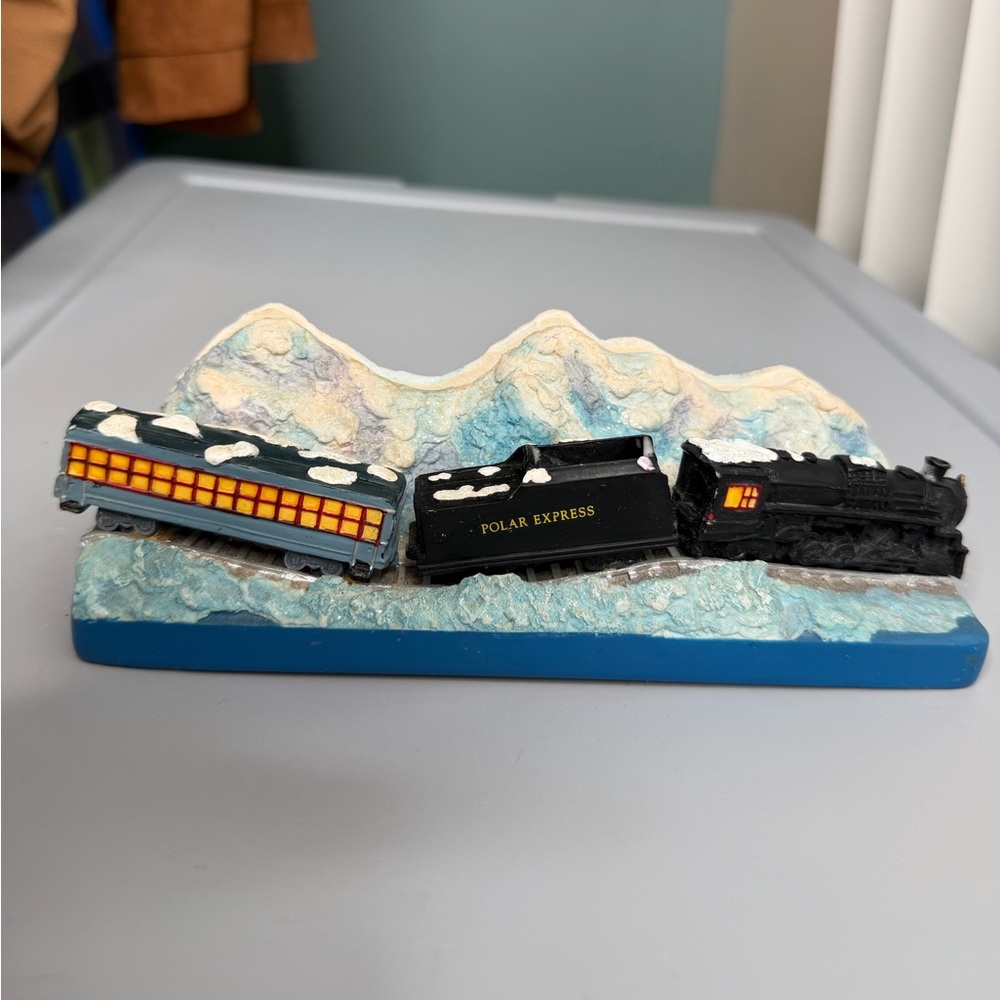 Vintage Hallmark/Warner Bros Polar Express picture frame/card holder from 2004.